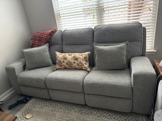 Like New Power Recliner