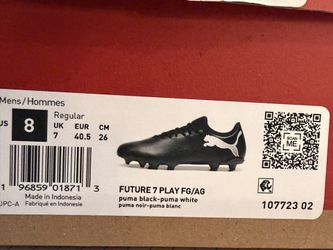 Puma Soccer Future FG/AG Soccer Cleats (size 8)
