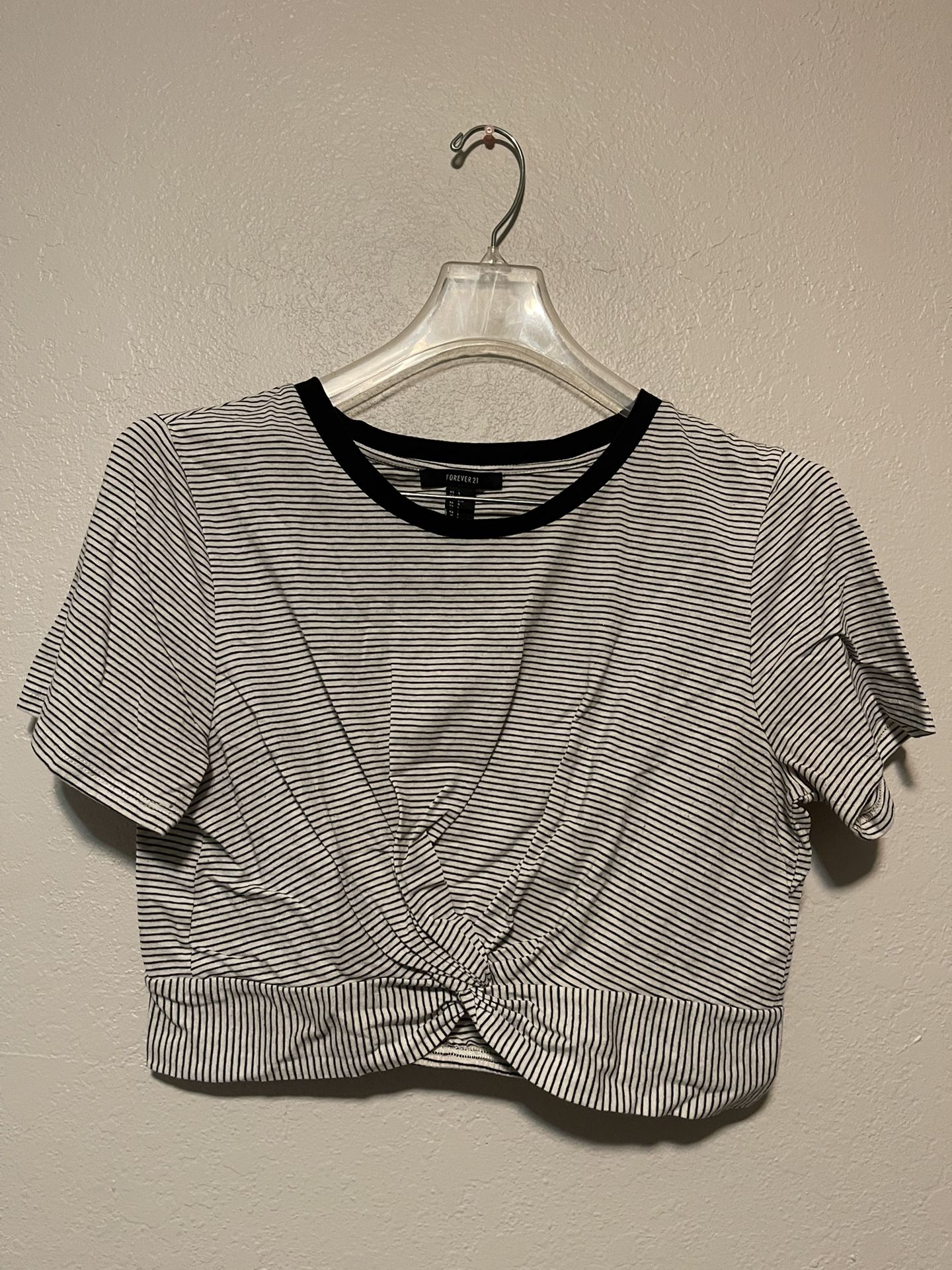 Forever 21, Women’s Black & White Striped Stretchy Crop Top, Size L