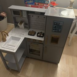 Kids Play Kitchen 
