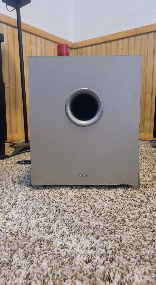 DENON 10" 110watt Home Theater Powered Subwoofer