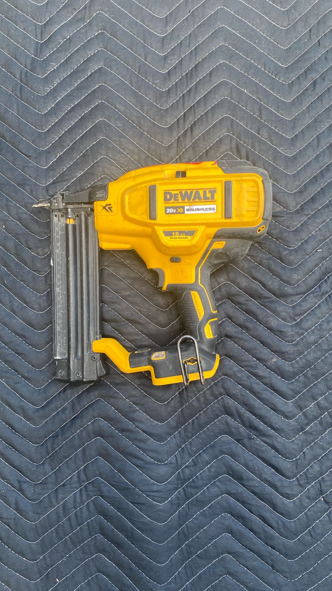 Brushless 18 Gauge Brad Nailer