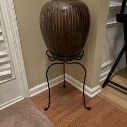 Large Round Vase w Stand / (contact info removed)