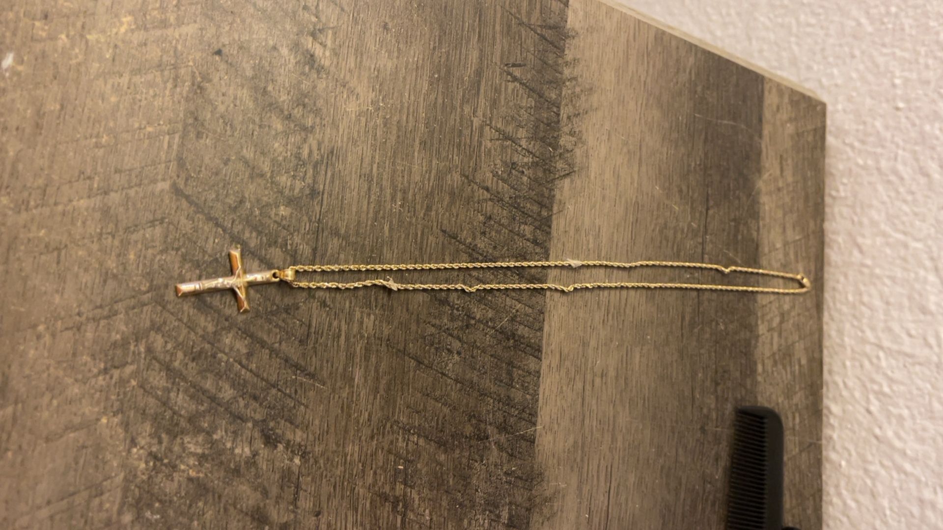 10k Gold Rope Chain And Cross Pendent