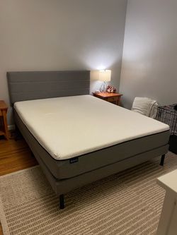Queen size upholstered bedframe