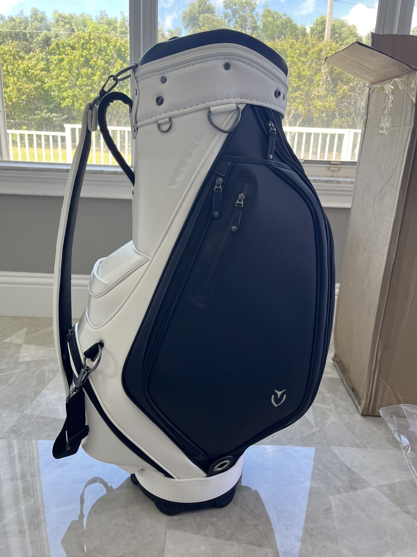New Vessel Prodigy Mini Staff Bag for Sale in Fort Lauderdale, FL