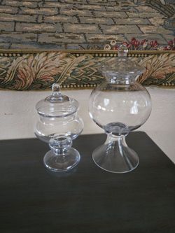 2 Multipurpose Glass Decor Pieces