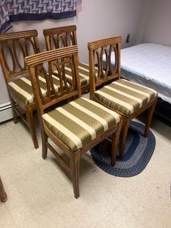 ( 4 ). Oak frame kitchen chairs
