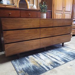MID CENTURY AMERICAN OF MARTINSVILLE DRESSER