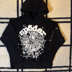 Brand new Spyder hoodie Size : L ‘black n white’ 100%