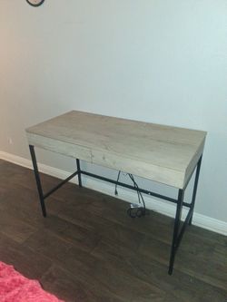 Desk table