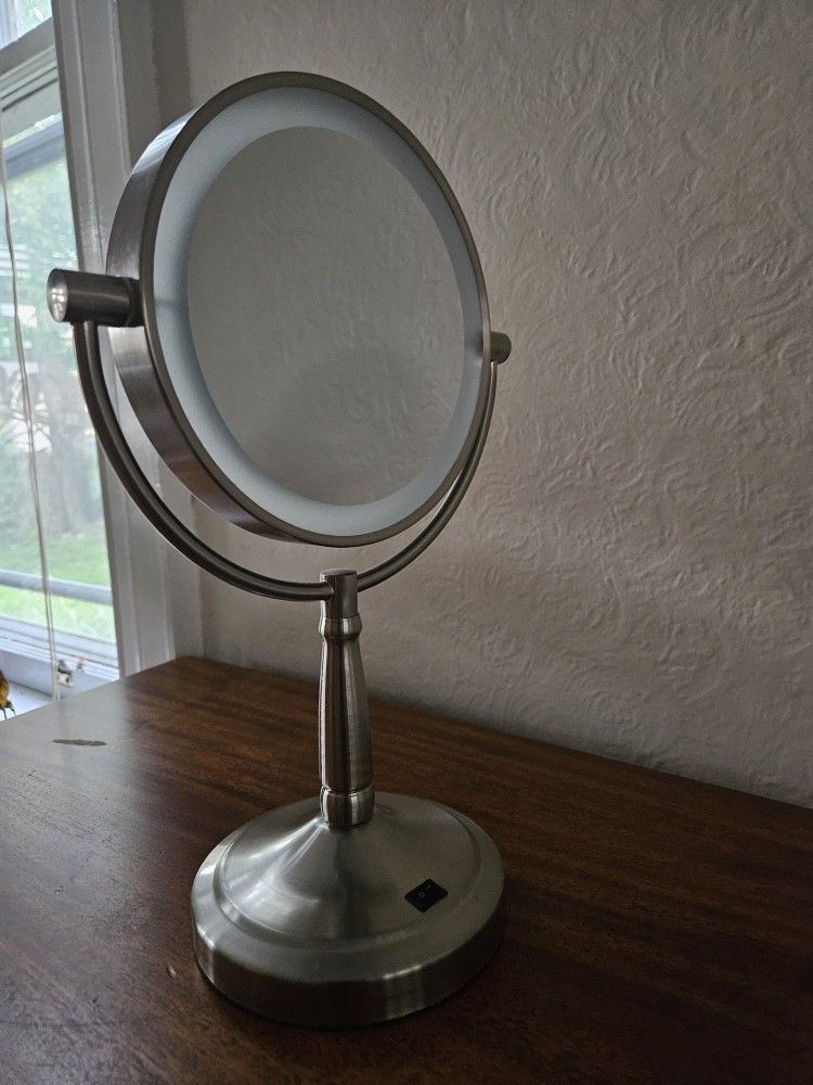 Lighted Makeup Mirror