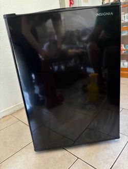 Mini refrigerator