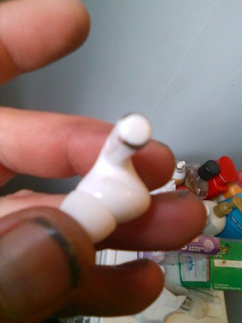 Gen 2 Airpod Left Only W Charging Case 