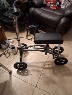 Knee scooter