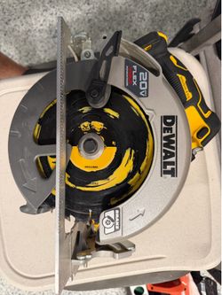 Dewalt 20V Flex Volt 7 1/4 inch circular saw