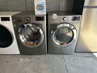 LG Washer And Gas Dryer Set