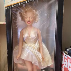 New Marylin Monroe Collectible Doll 