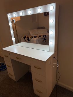 White Vanity Desk with Lighted Mirror and hidden sliding ￼ shelves