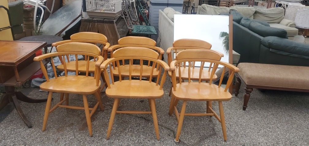 Dining  Hardwood  Dining Chairs  Good Condition