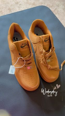 Sneakers one for 30$