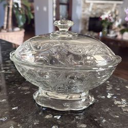 Crystal bowl with lid
