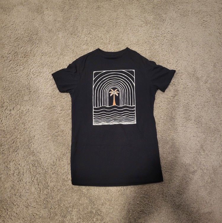 Goodfellow & Co Men's Graphic Tee
- Size S - Palm Tree Sunset Design