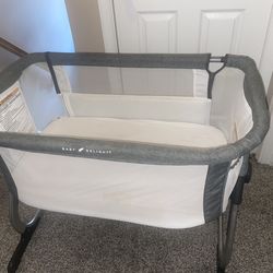 Baby Delight Beside Me Dreamer Bassinet & Bedside Sleeper