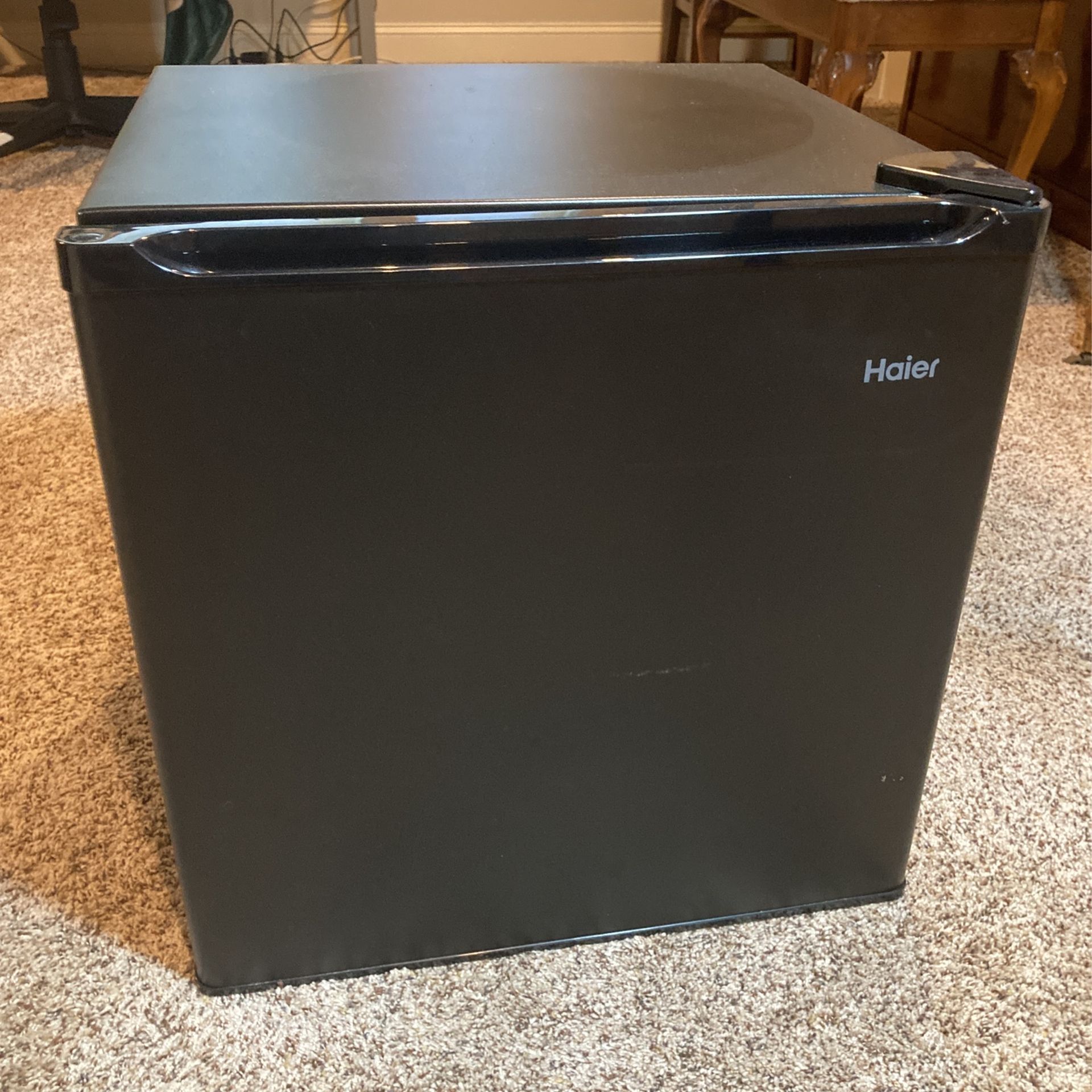 Haier Mini Frig