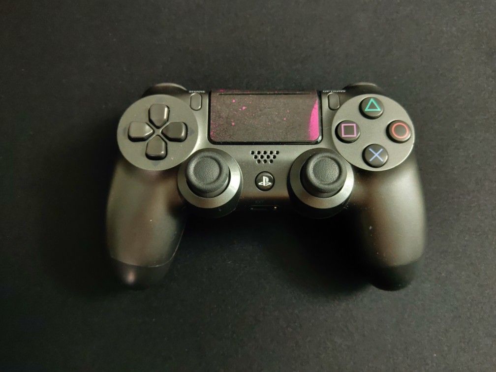 PS4 controller