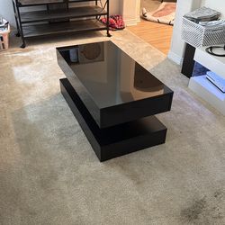 Black shiny coffee table/LED Lights!