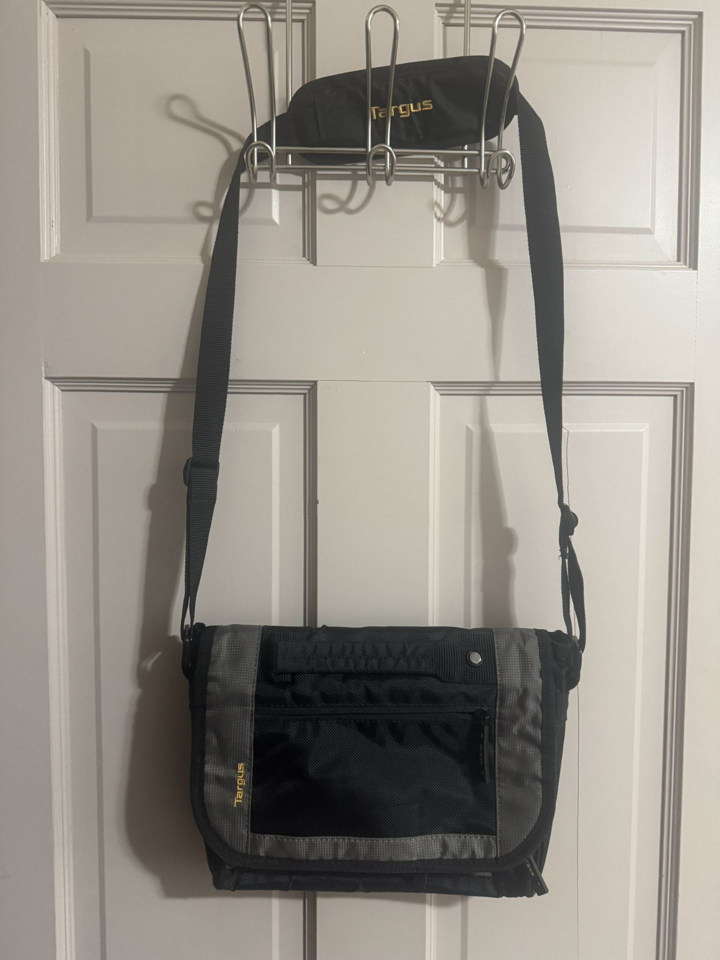 Targus CityGear Mini Messenger Bag