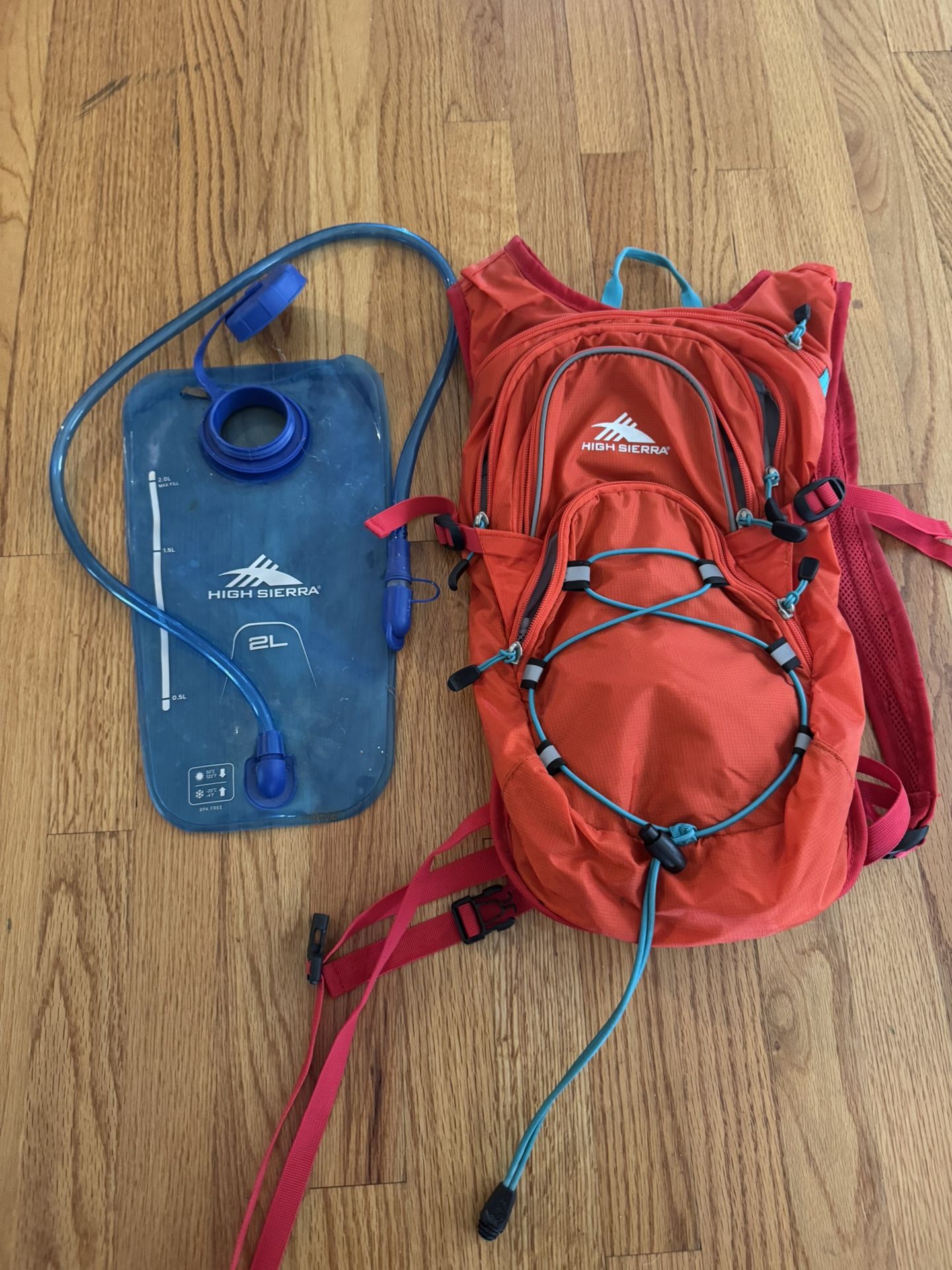 High Sierra 2L Hydration Backpack With Bladder
