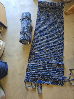 Roll-up lounge mats for sleeping/beach/park