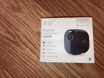 Arlo Essentials Mounted Camera