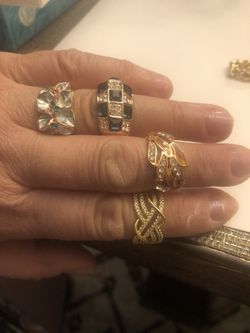 Jewerly rings, necklace and bracelet