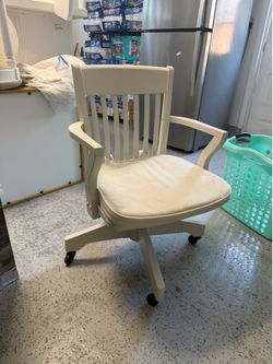 White Wooden Swivel Desk Chair with Cushion & Wheels – Excellent Condition