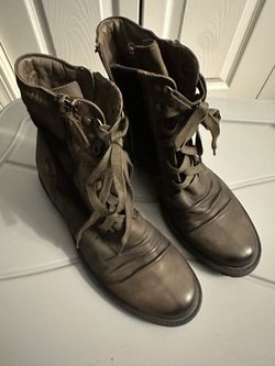 NEW EARTH BRAND LEATHER ANKLE BOOTS