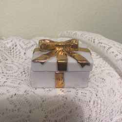 RARE Royal Crown Trinket Box. 
