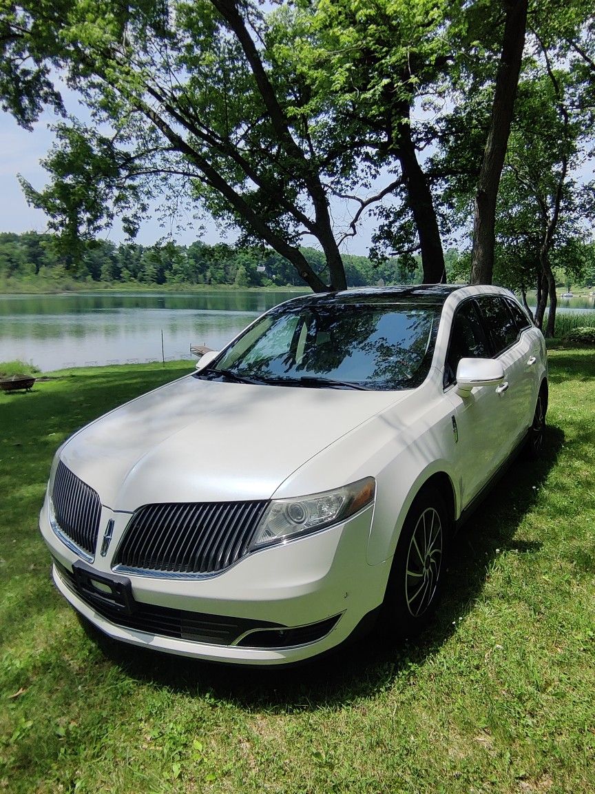 2013 Lincoln MKT