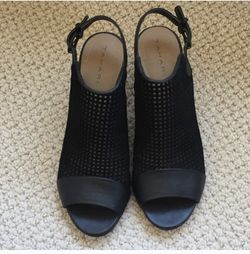 Tahari women’s high heels size 7.5