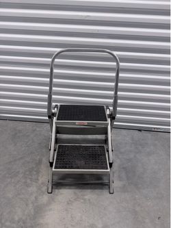 2 Step Folding Step Ladder - Escalera plegable de 2 peldaños