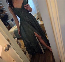 👗 NWT Dark Green Chiffon Ruffle Floor-Length Dress (Size 4)