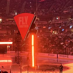 Ducks Vs Avalanche 3/03 4 Seats Plaza 