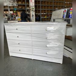 Dresser/ Eight drawers dresser