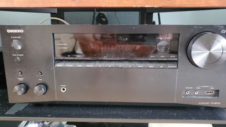 onkyo amplifier 1000 watts.. 2 tower Pioneer