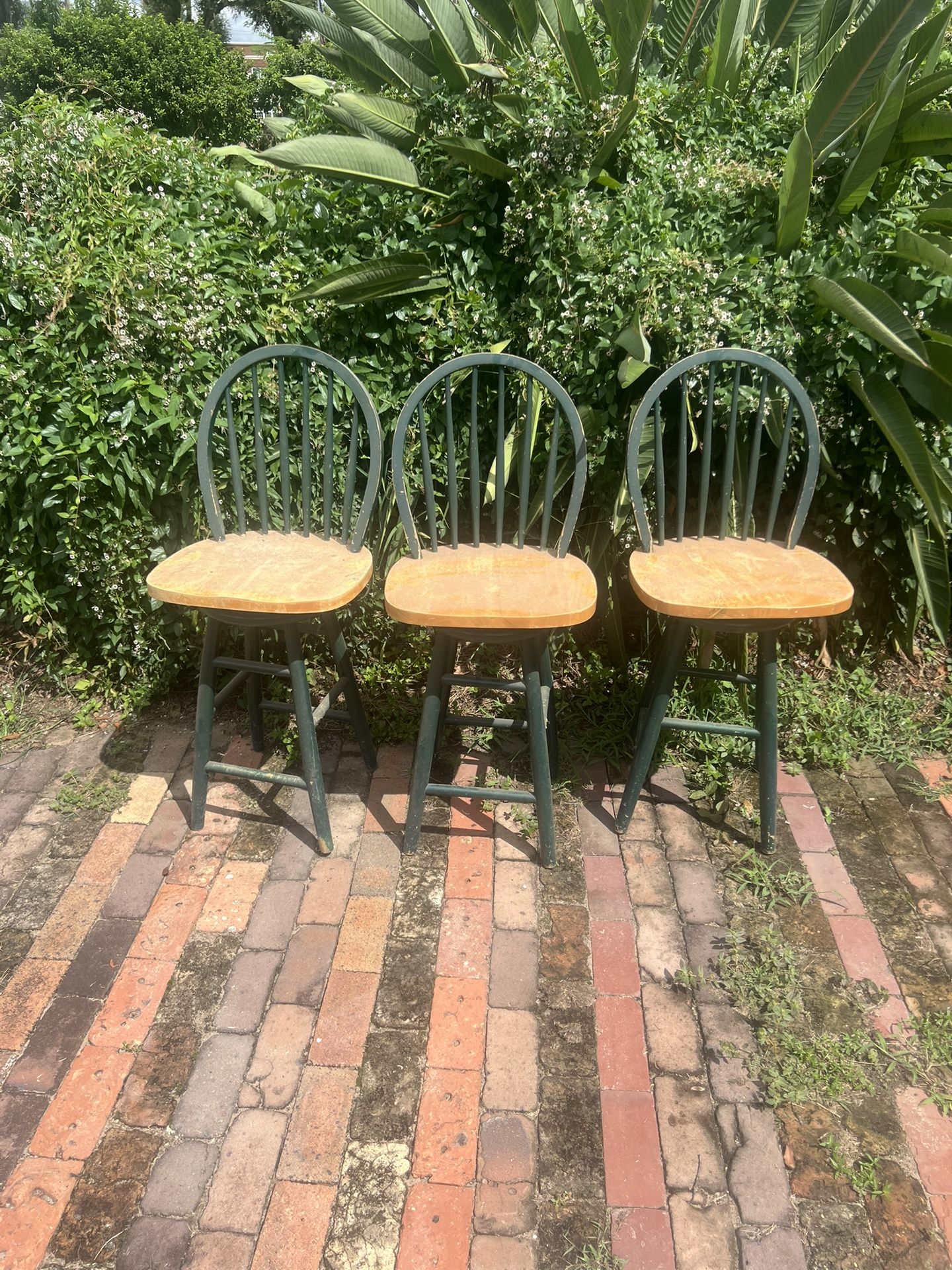 3 Wooden Kitchen Chairs – Sturdy & Affordable – OBO