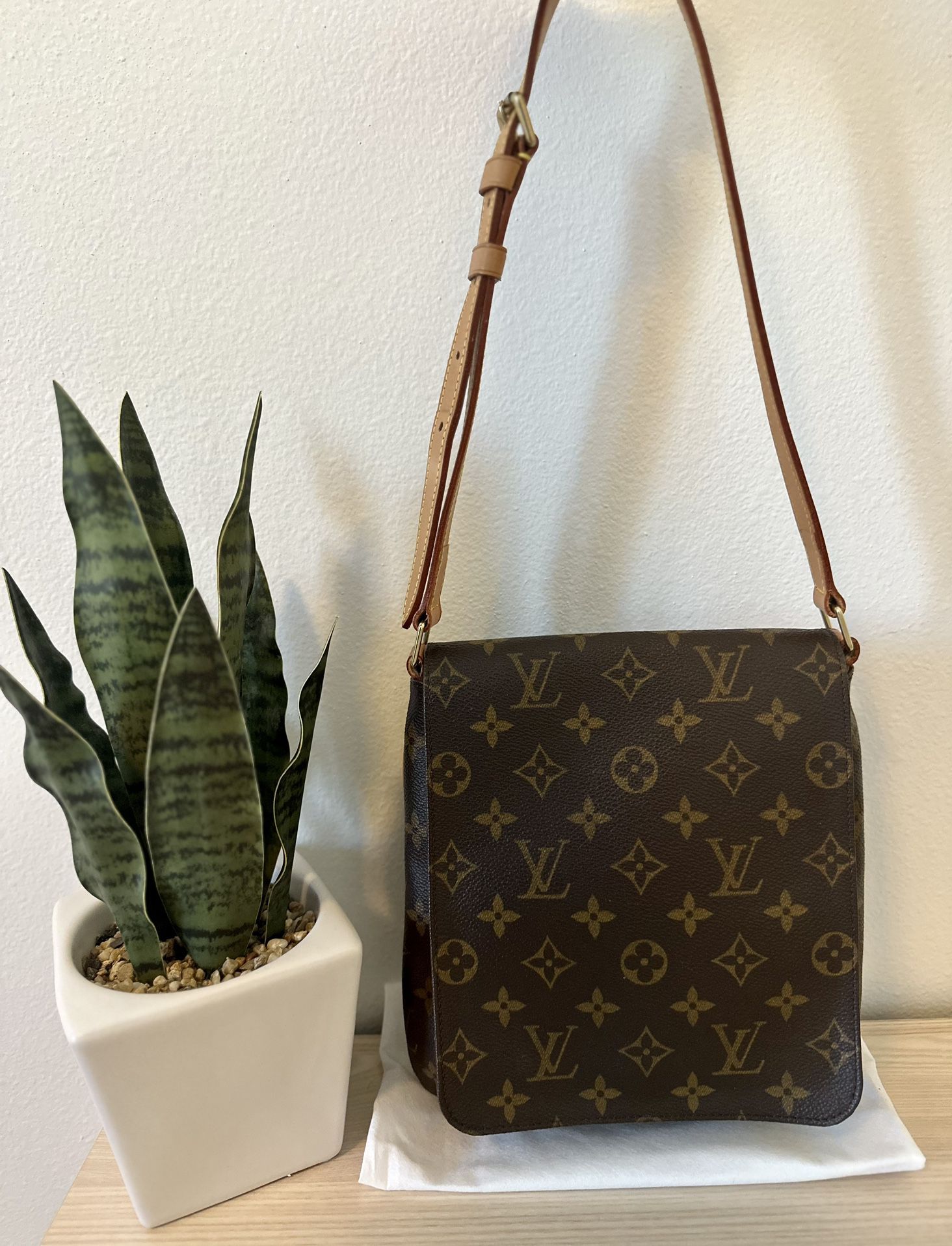 Louis Vuitton Christopher Bumbag for Sale in Lynnwood, WA - OfferUp