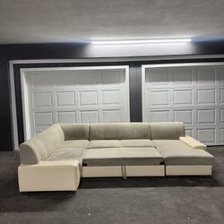 Large Modern Sectional W pullout