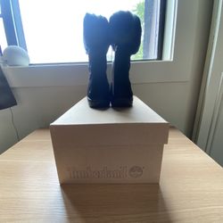 Brand new size 8 Timberland kid shoe